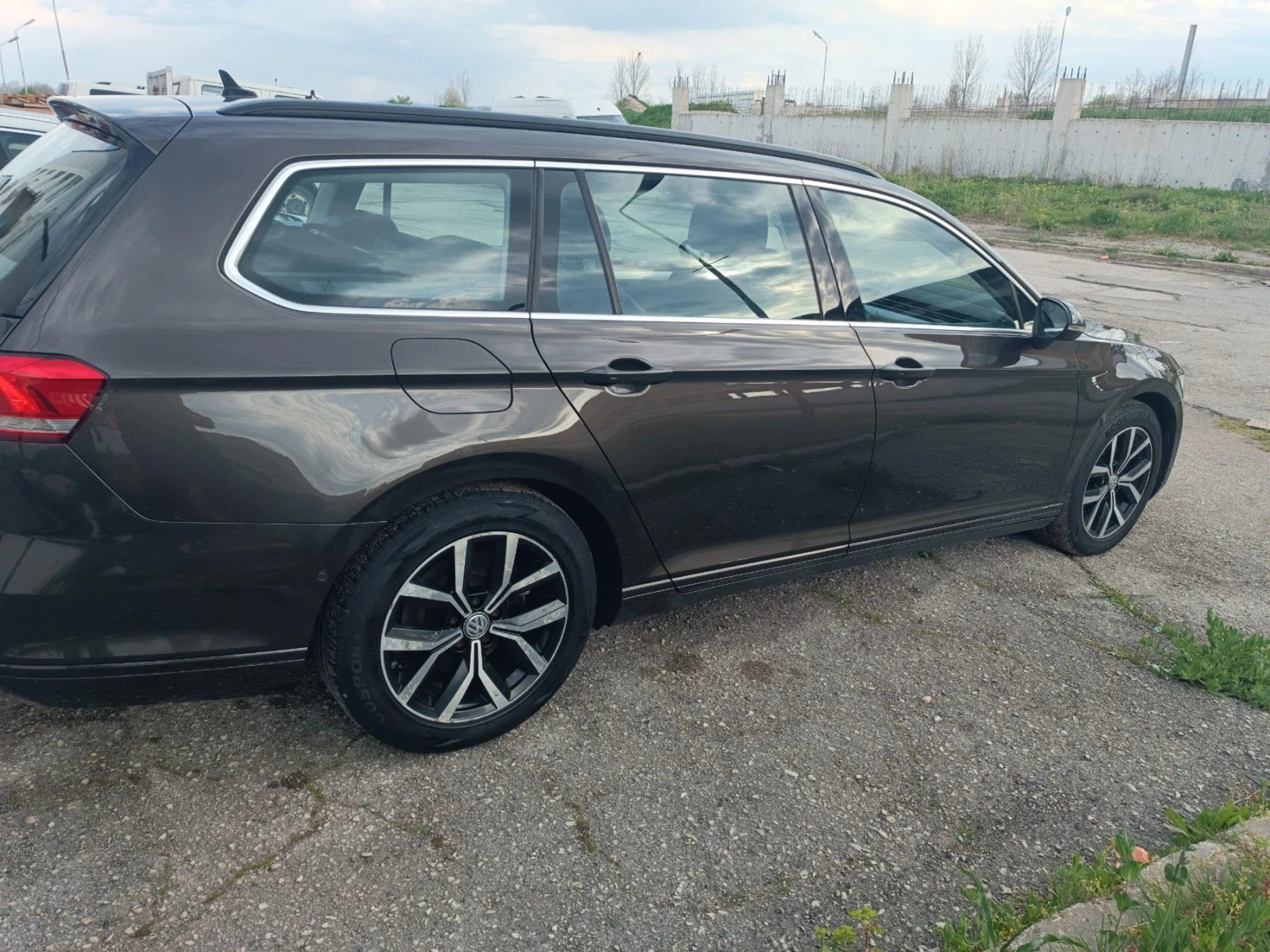 VW Passat * KEY LESS* DIGITAL* FULL ASSIST* , снимка 5 - Автомобили и джипове - 54259719