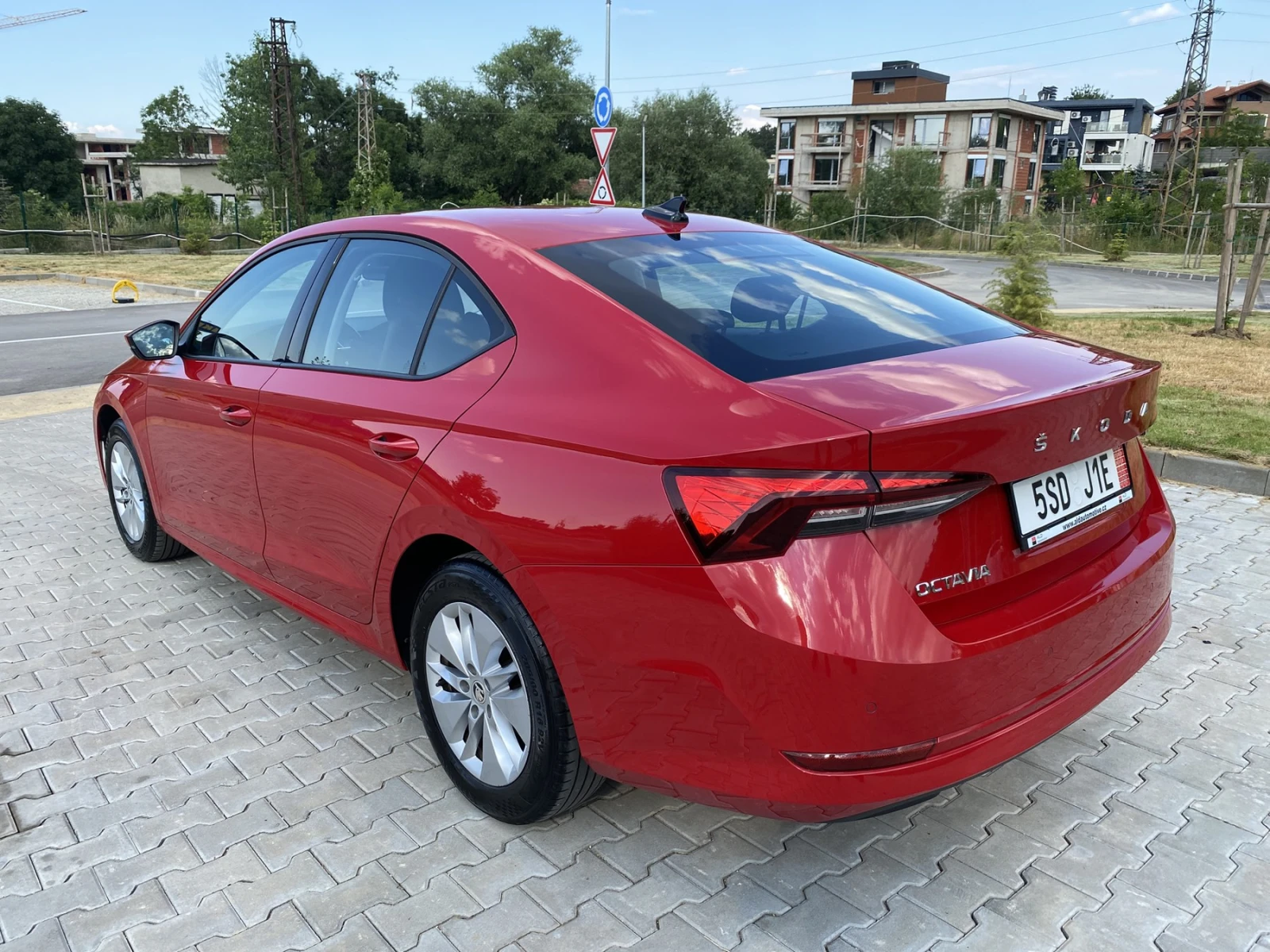 Skoda Octavia 2.0 TDI/ DSG/ Ambition, снимка 2 - Автомобили и джипове - 54800574
