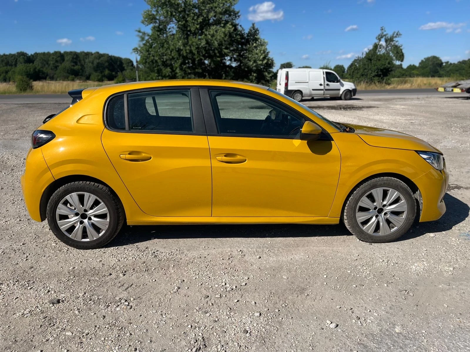 Peugeot 208 1.2 GPL, 75к.с, снимка 4 - Автомобили и джипове - 54903527