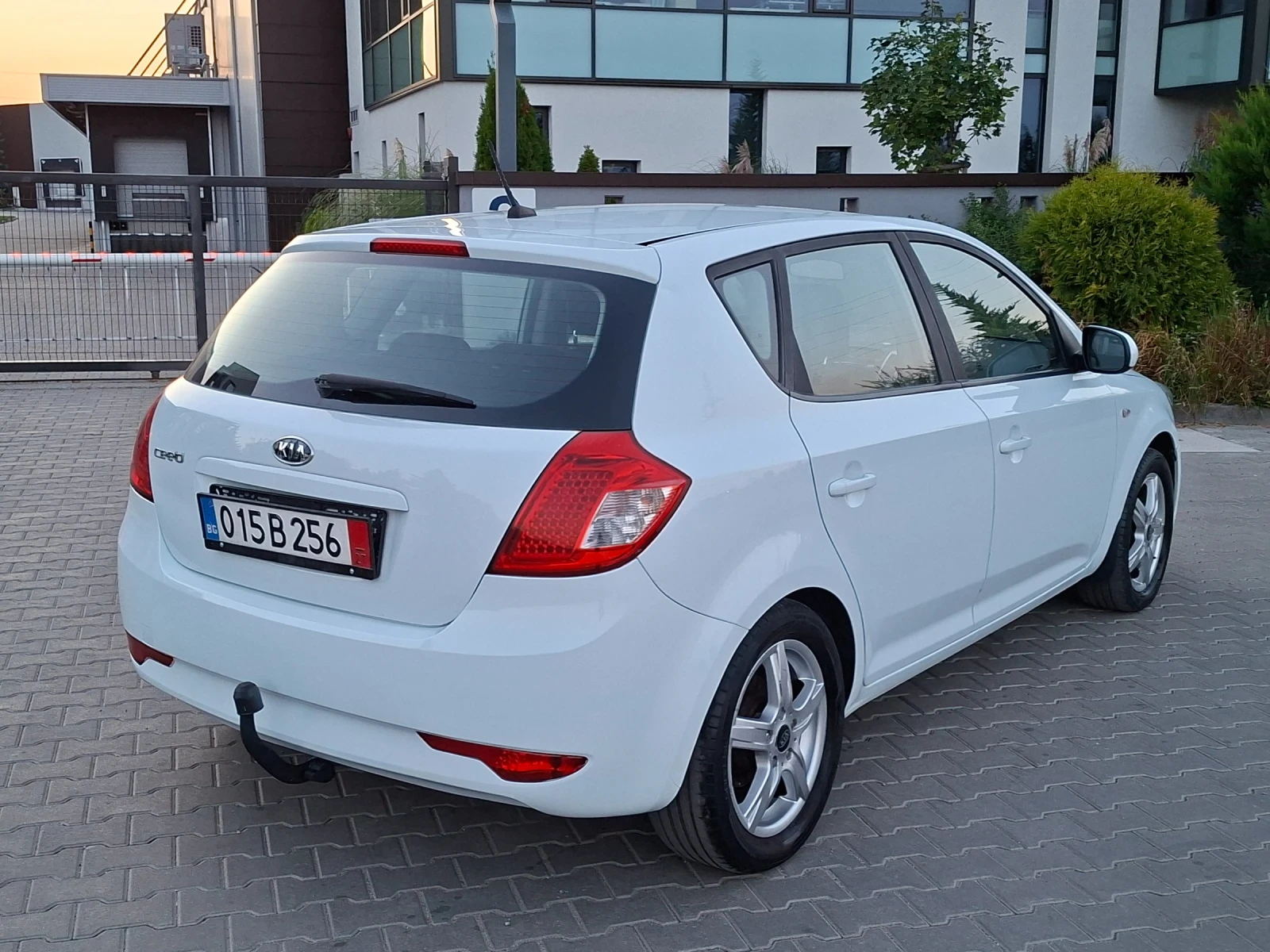 Kia Ceed 1.4i* (90кс)* EURO-5* FACELIFT* НОВ ВНОС, снимка 15 - Автомобили и джипове - 56012060