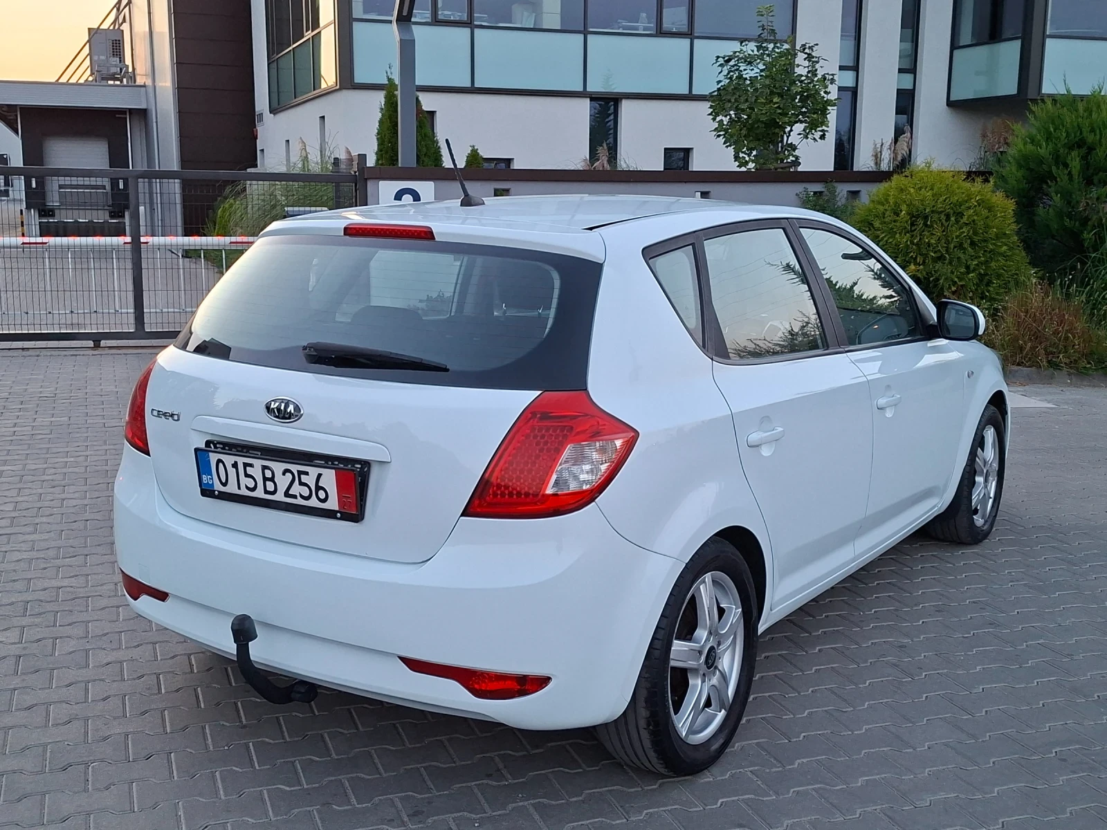 Kia Ceed 1.4i* (90кс)* EURO-5* FACELIFT* НОВ ВНОС, снимка 14 - Автомобили и джипове - 56012060