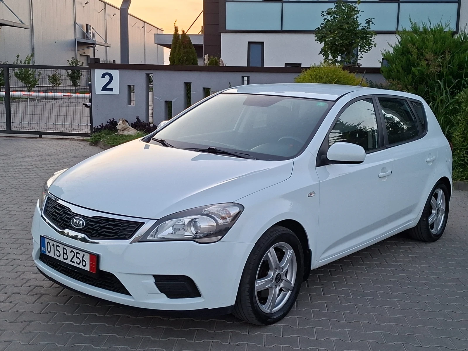 Kia Ceed 1.4i* (90кс)* EURO-5* FACELIFT* НОВ ВНОС, снимка 4 - Автомобили и джипове - 56012060