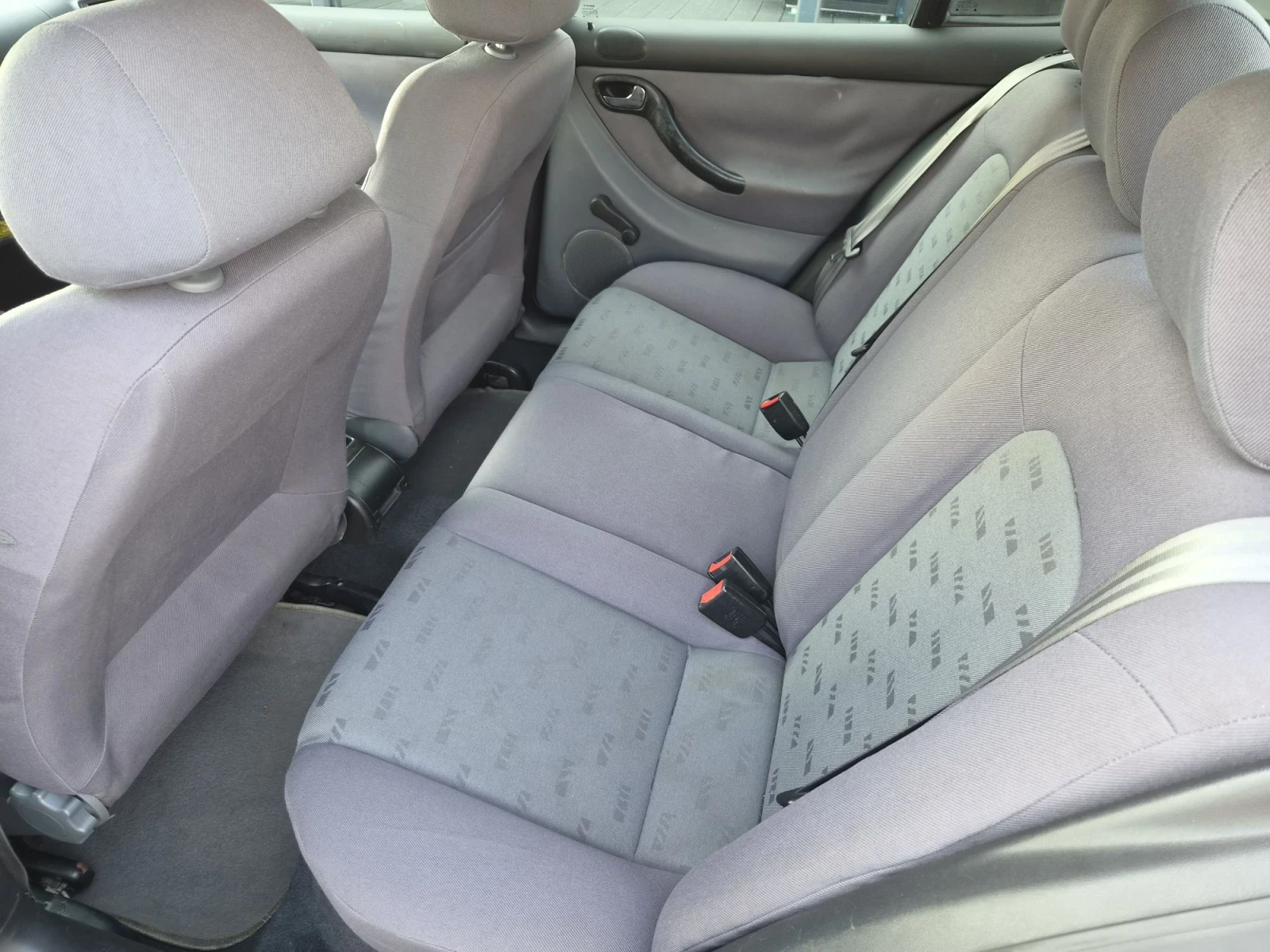 Seat Leon 1.4 KLIMA, снимка 9 - Автомобили и джипове - 56138943