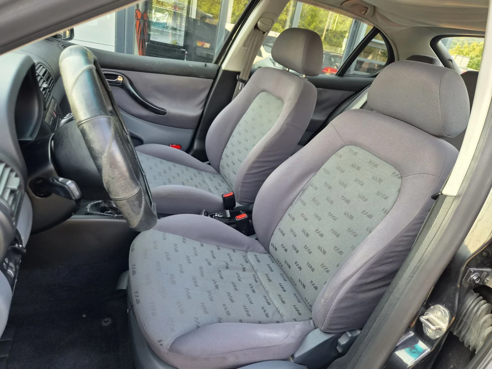 Seat Leon 1.4 KLIMA, снимка 8 - Автомобили и джипове - 56138943