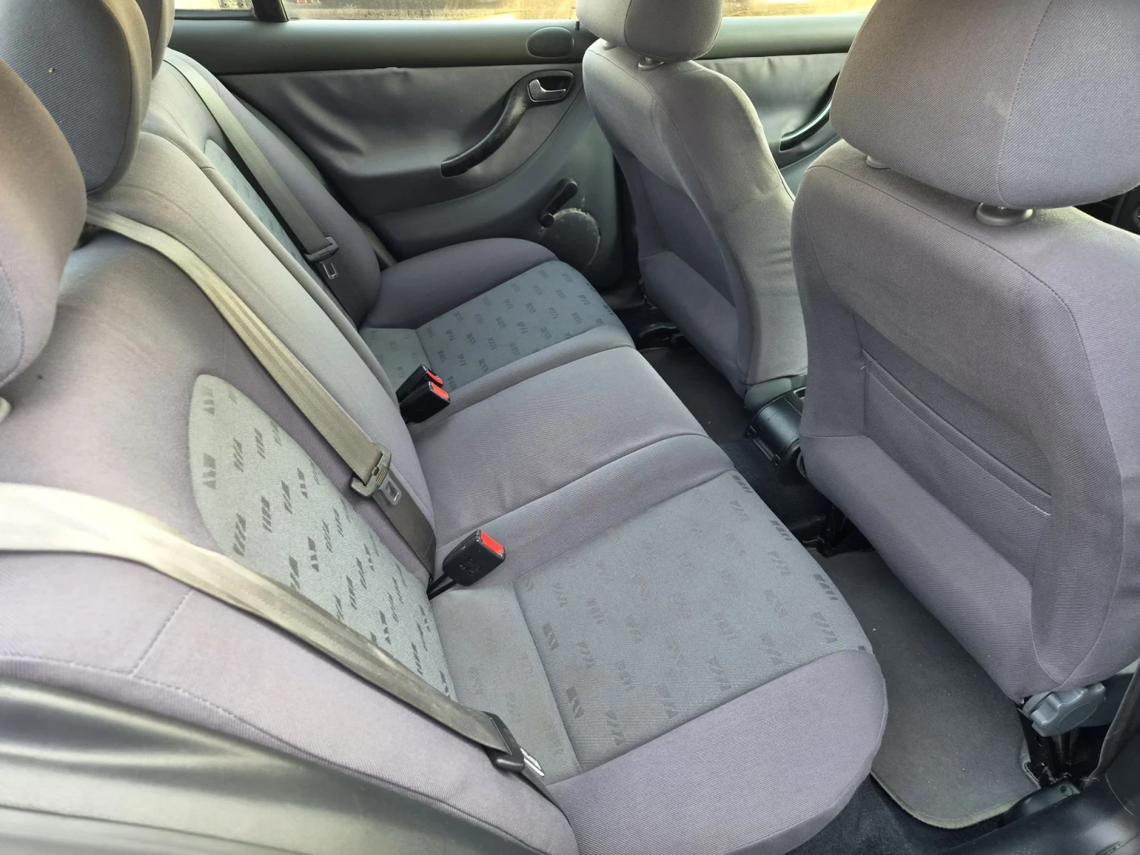 Seat Leon 1.4 KLIMA, снимка 12 - Автомобили и джипове - 56138943