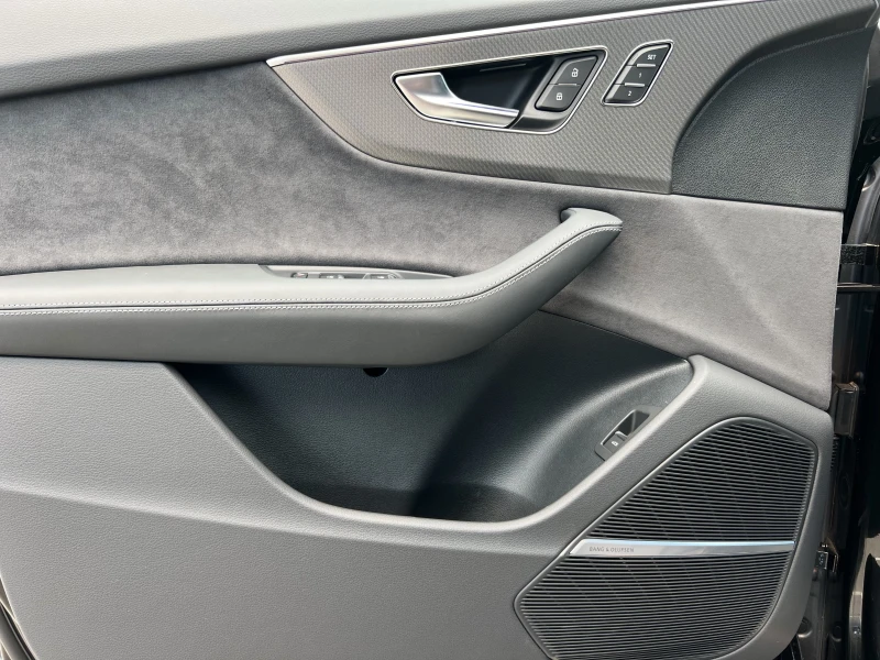 Audi RSQ8 FACELIFT/CARBON/B&O/HEAD UP/MATRIX/PANO/360/LIFT/, снимка 8 - Автомобили и джипове - 51166672
