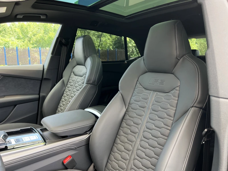 Audi RSQ8 FACELIFT/CARBON/B&O/HEAD UP/MATRIX/PANO/360/LIFT/, снимка 9 - Автомобили и джипове - 51166672