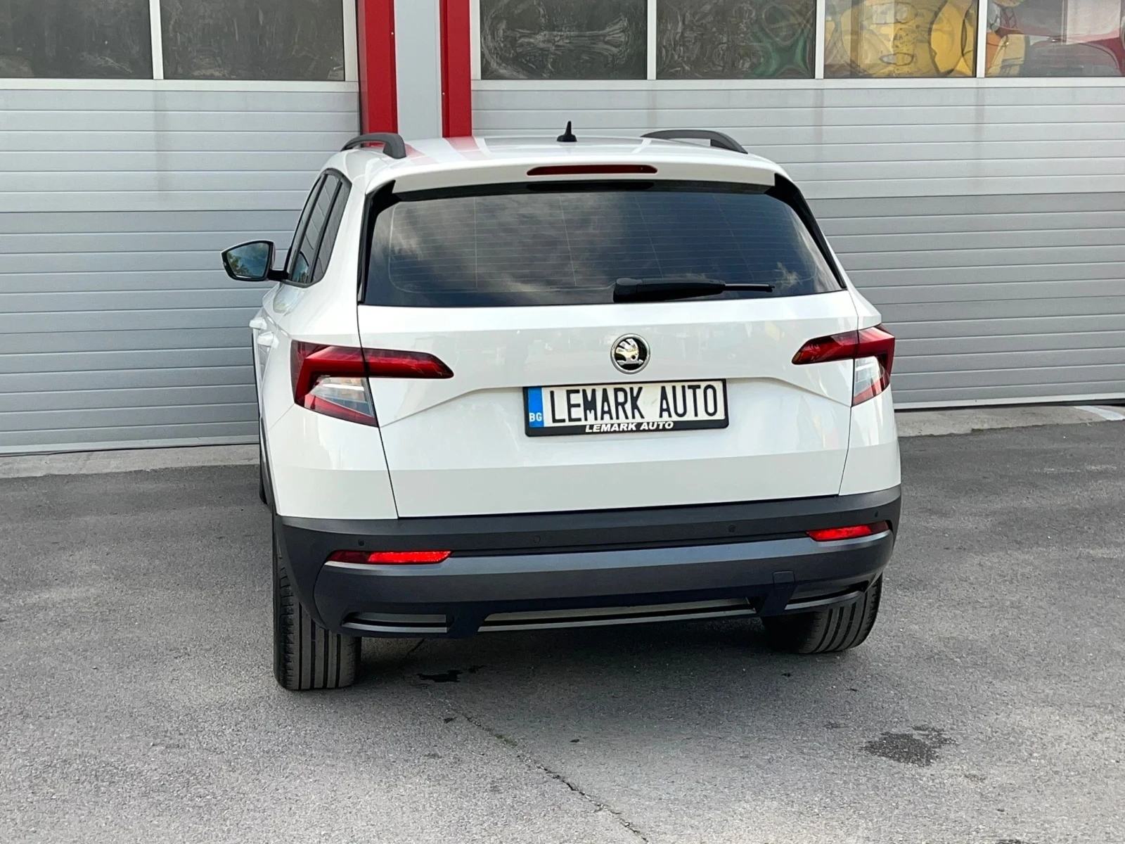 Skoda Karoq 2.0TDI 4X4 DSG AUTOMATIK NAVI EVRO 6B ЛИЗИНГ!!! - изображение 6