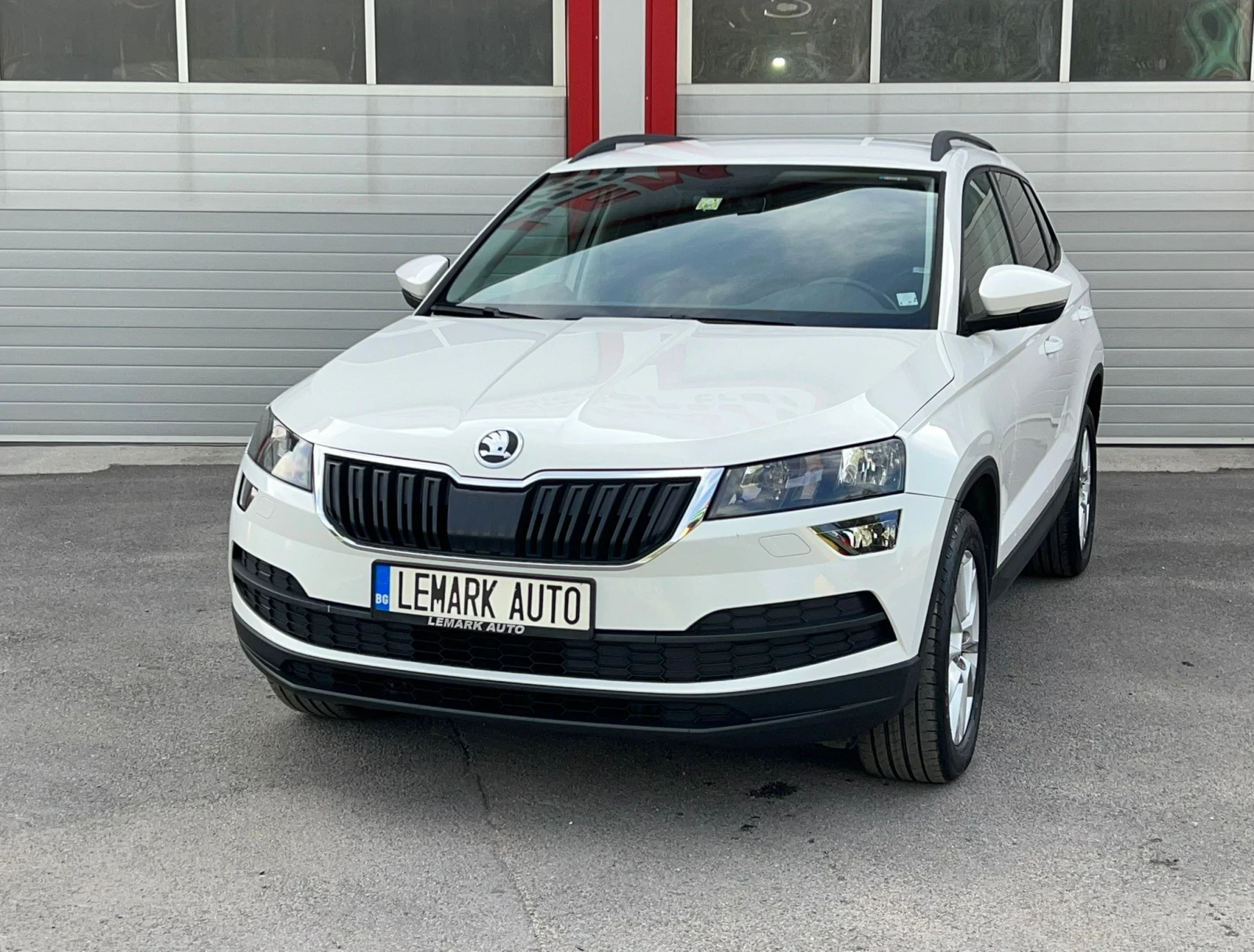 Skoda Karoq 2.0TDI 4X4 DSG AUTOMATIK NAVI EVRO 6B ЛИЗИНГ!!! - изображение 2