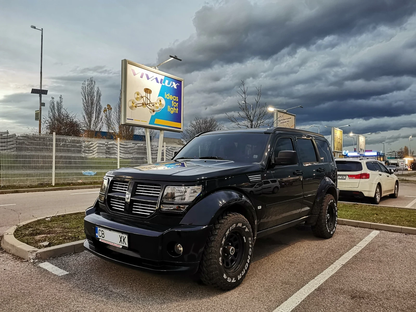Dodge Nitro R/T 2.8 CRD 4x4 USA, снимка 9 - Автомобили и джипове - 53907246