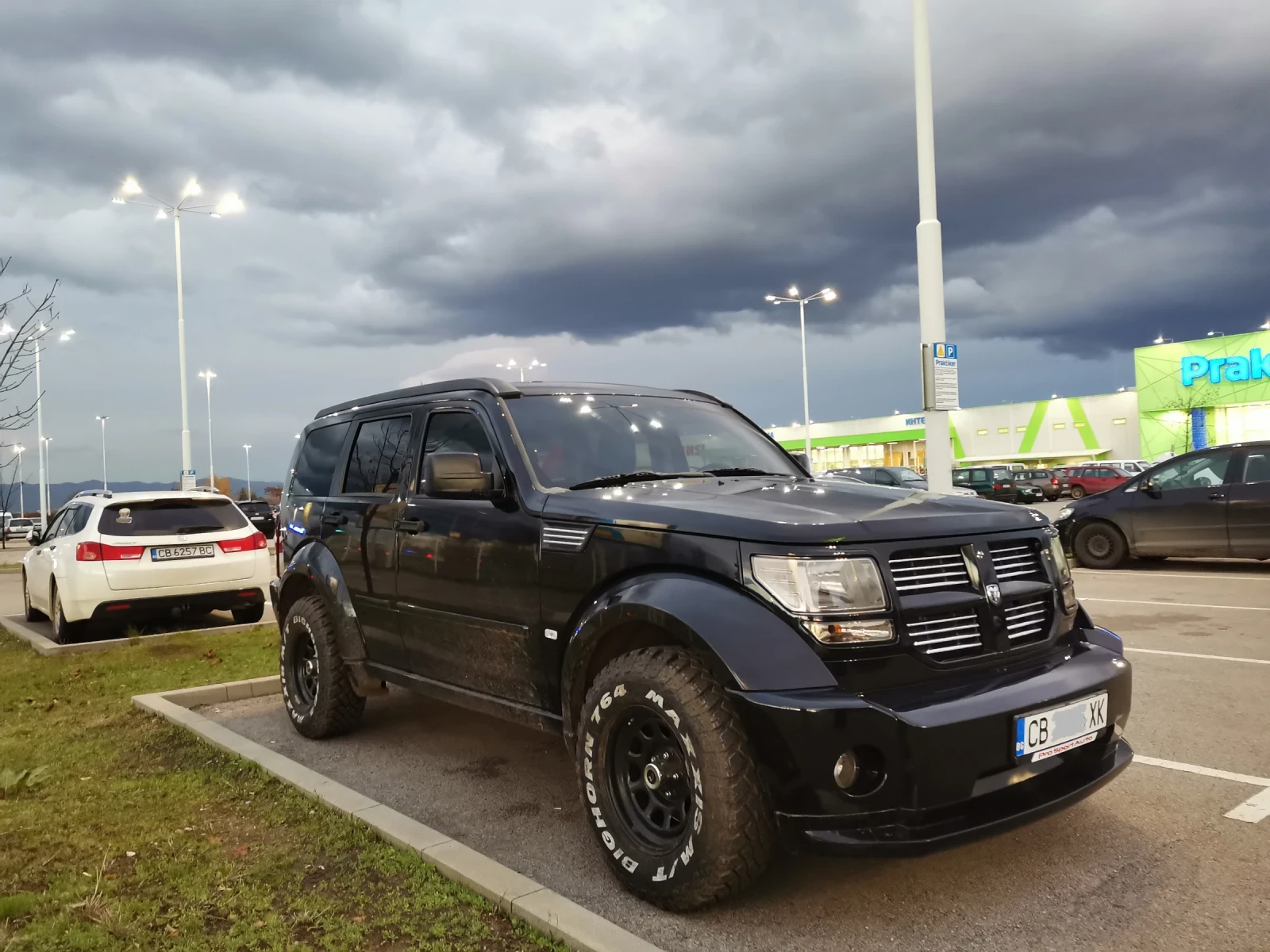 Dodge Nitro R/T 2.8 CRD 4x4 USA, снимка 7 - Автомобили и джипове - 53907246