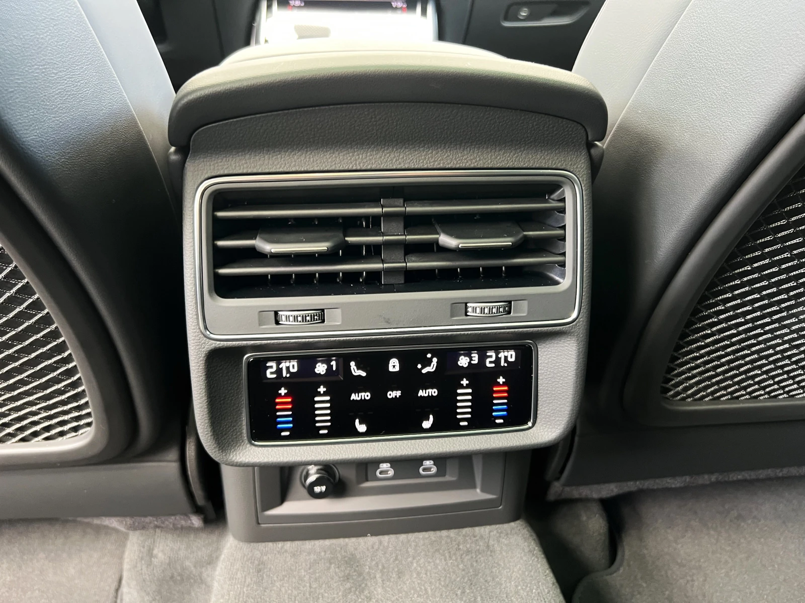 Audi RSQ8 FACELIFT/CARBON/B&O/HEAD UP/MATRIX/PANO/360/LIFT/ | Mobile.bg   16