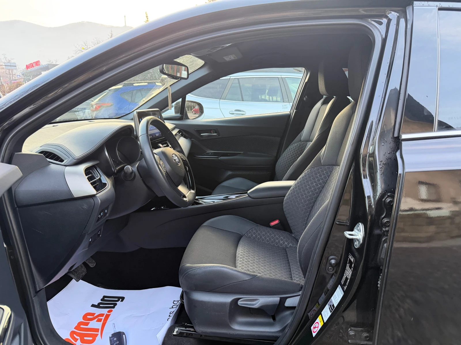 Toyota C-HR  1.8 HYBRID Keyless go  Distronic Euro 6 | Mobile.bg � ����������� 9