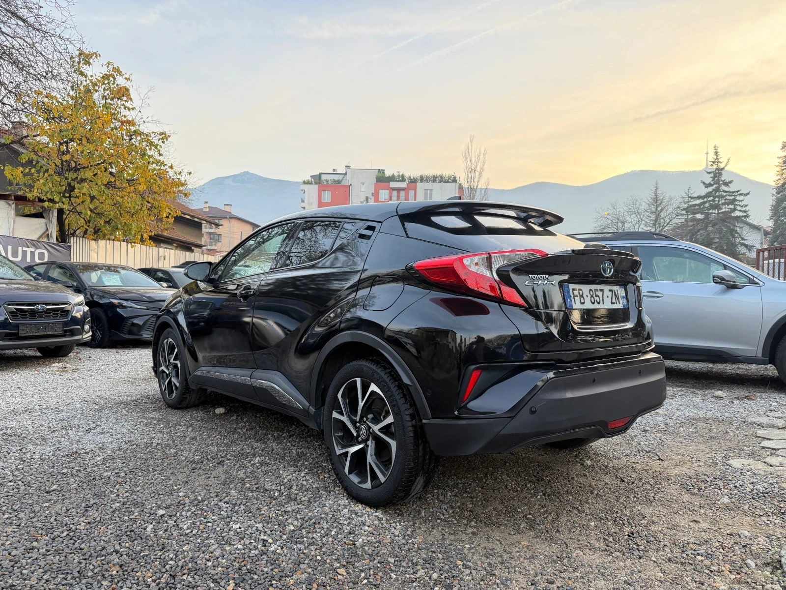 Toyota C-HR  1.8 HYBRID Keyless go  Distronic Euro 6 | Mobile.bg � ����������� 6
