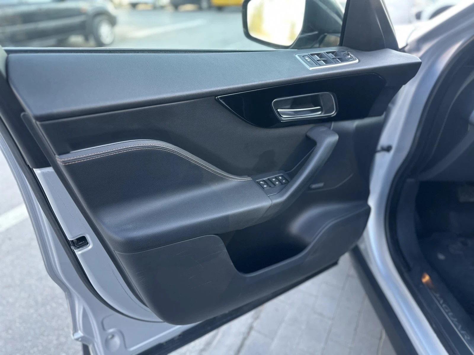 Jaguar F-PACE 2, 0D EXLUSIVE R-Sport, FULL, снимка 13 - Автомобили и джипове - 53804620