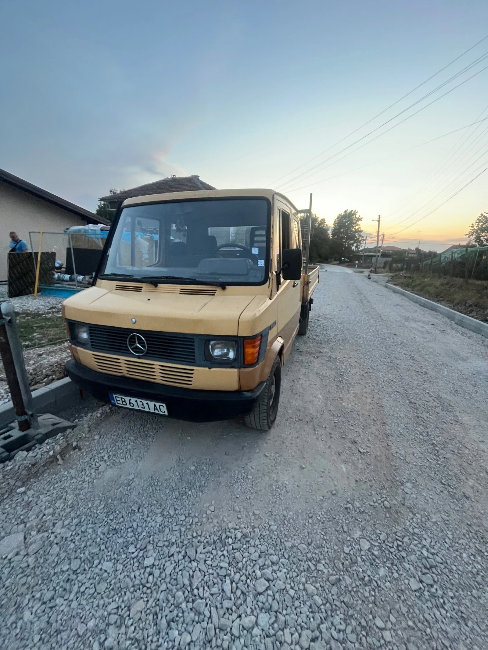 Mercedes-Benz 310 310 Д Бордови