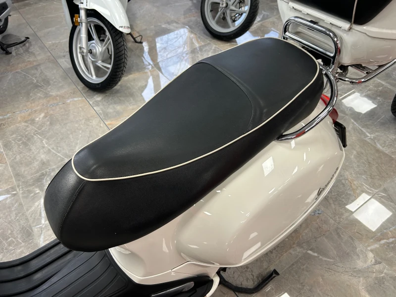 Vespa GTS 300i, снимка 8 - Мотоциклети и мототехника - 48142769