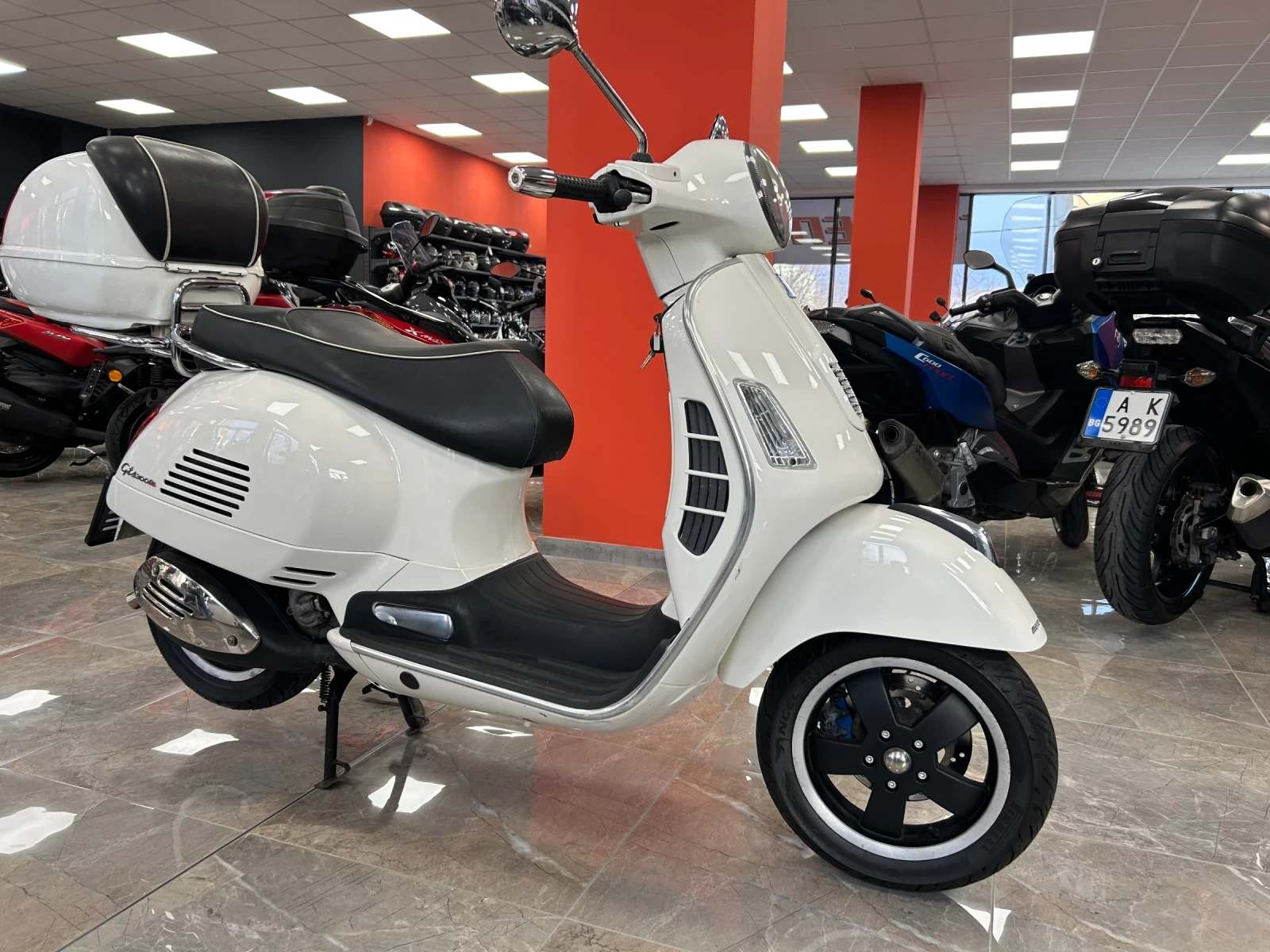 Vespa GTS 300i - изображение 3