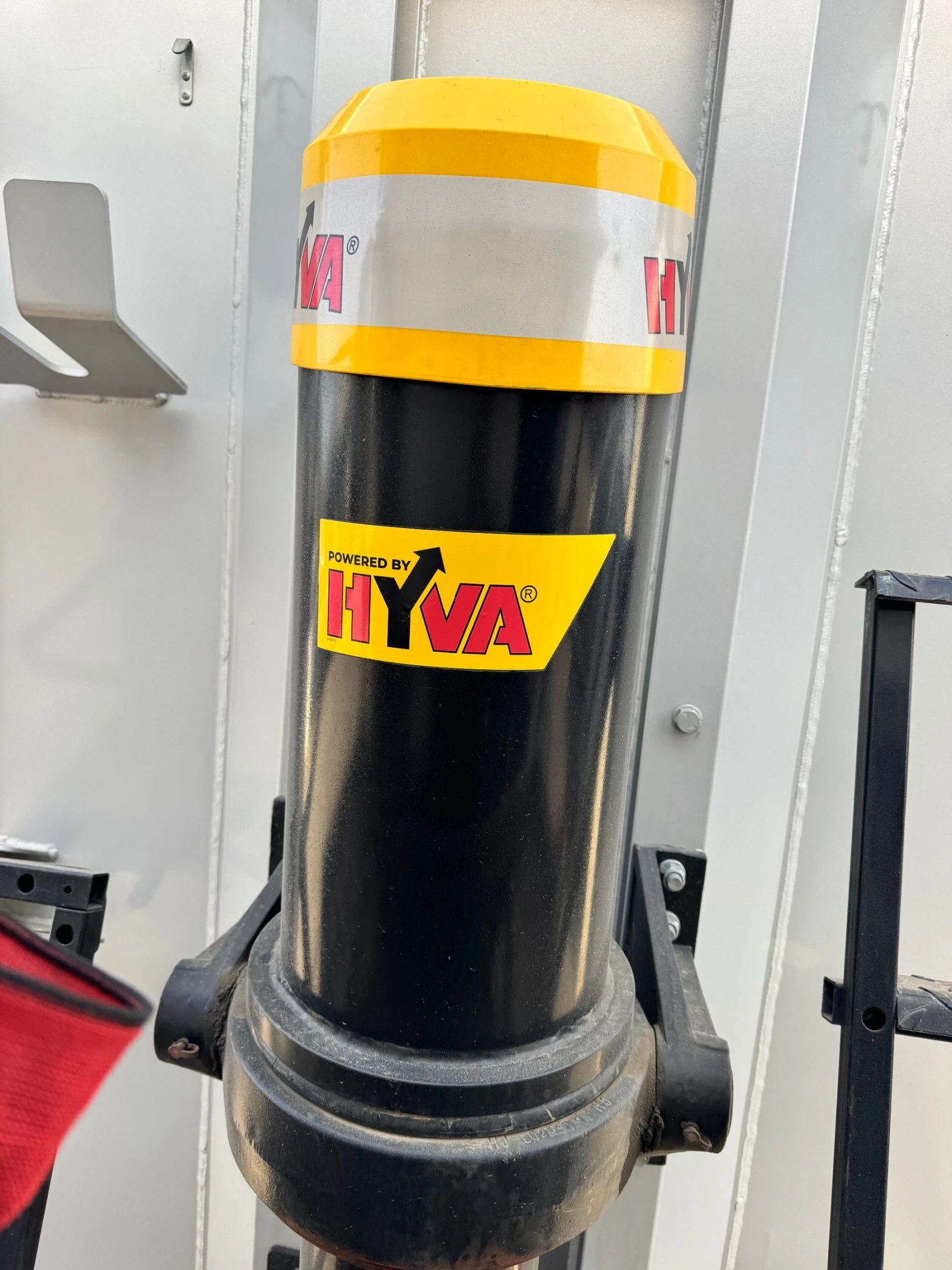 ����������� Wielton ������� 64 ������ ������ ��3 | Mobile.bg � ����������� 9