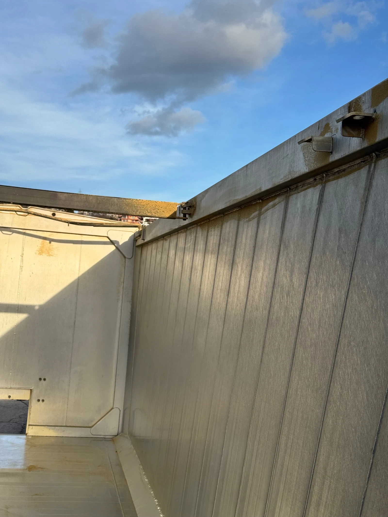 ����������� Wielton ������� 64 ������ ������ ��3 | Mobile.bg � ����������� 15