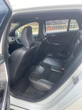 Volvo V60 2.4d Plug in Hybird, снимка 15