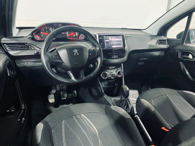 Peugeot 208 1.6HDI 92hp, снимка 8 - Автомобили и джипове - 39333975