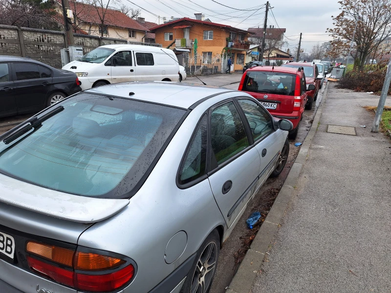 Renault Laguna, снимка 3 - Автомобили и джипове - 48360015