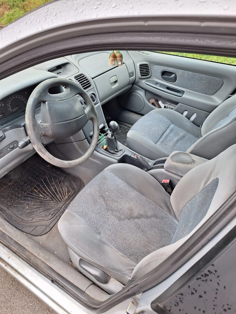 Renault Laguna, снимка 6 - Автомобили и джипове - 48360015