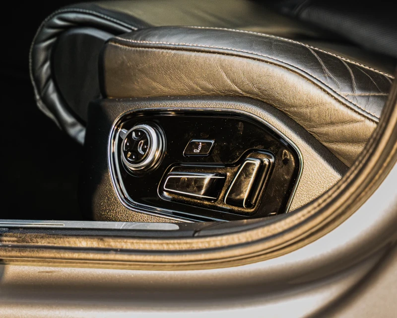 Audi A8, снимка 9 - Автомобили и джипове - 52584227