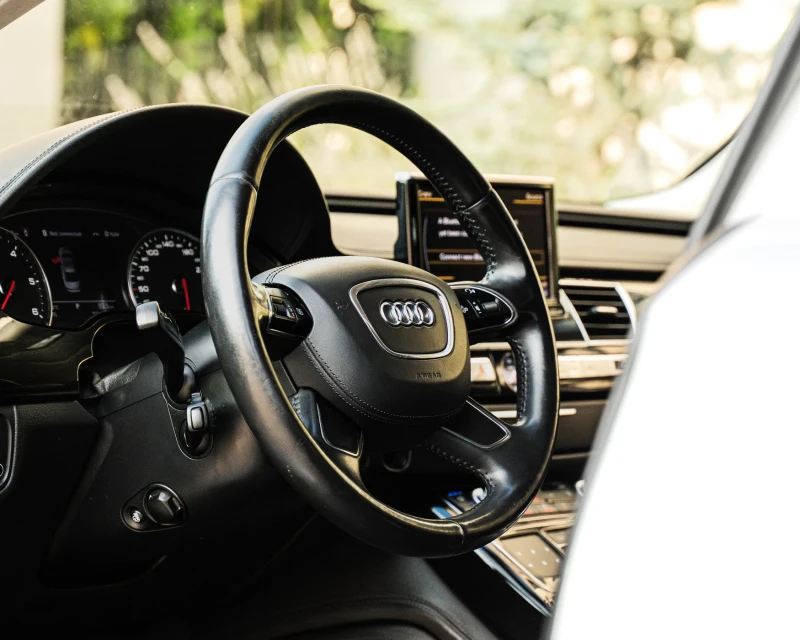 Audi A8, снимка 8 - Автомобили и джипове - 52584227