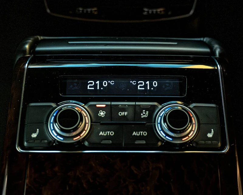 Audi A8, снимка 13 - Автомобили и джипове - 52584227