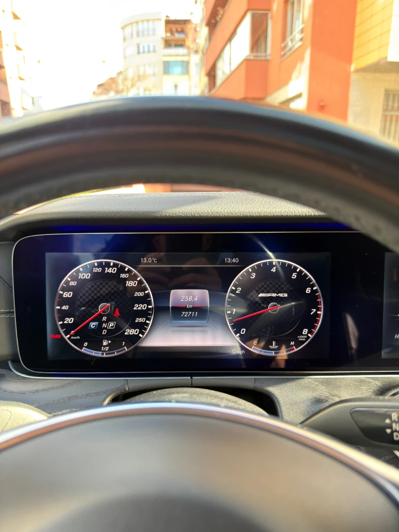 Mercedes-Benz E 400 4Matic / Burmester / Panorama / AMG Pack, снимка 11 - Автомобили и джипове - 52588211