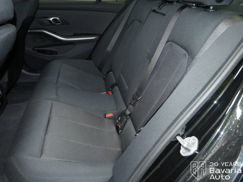 BMW 318 i Steptronic, снимка 8 - Автомобили и джипове - 52727768