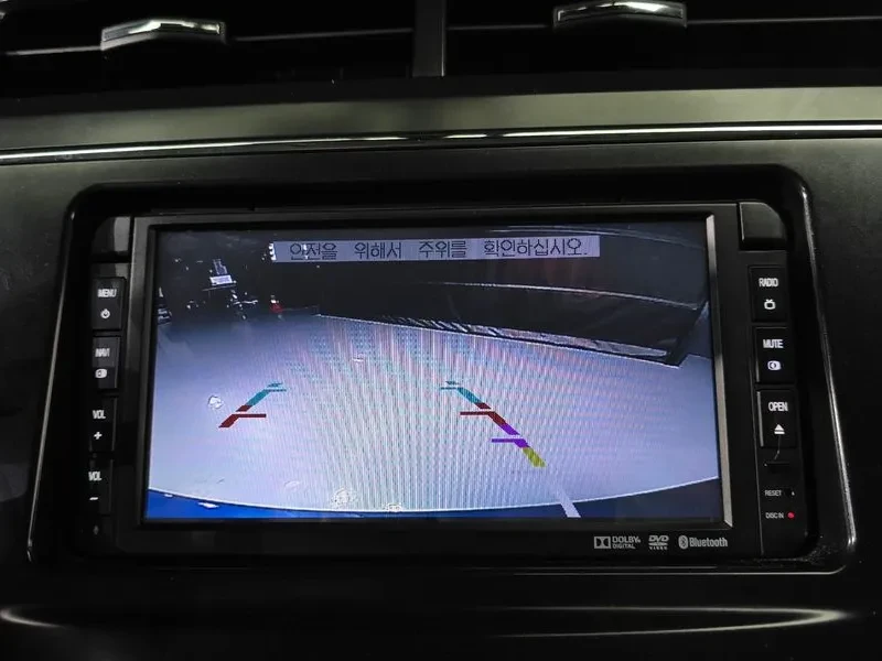 Toyota Prius V 1.8 HYBRID, снимка 15 - Автомобили и джипове - 55720202