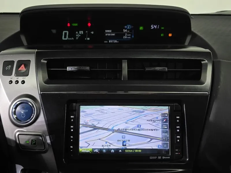 Toyota Prius V 1.8 HYBRID, снимка 14 - Автомобили и джипове - 55720202
