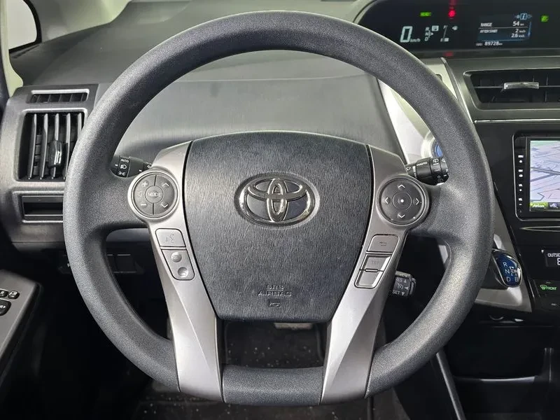 Toyota Prius V 1.8 HYBRID, снимка 13 - Автомобили и джипове - 55720202