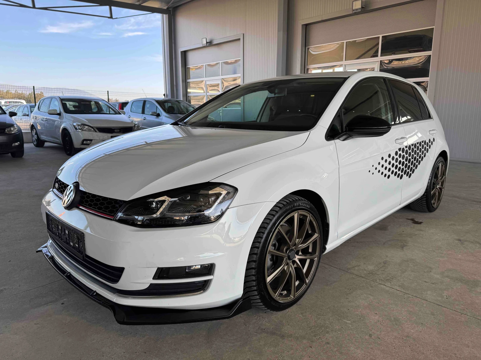 VW Golf 110ps* High Line* Нави* Клима* Паркт* , снимка 1