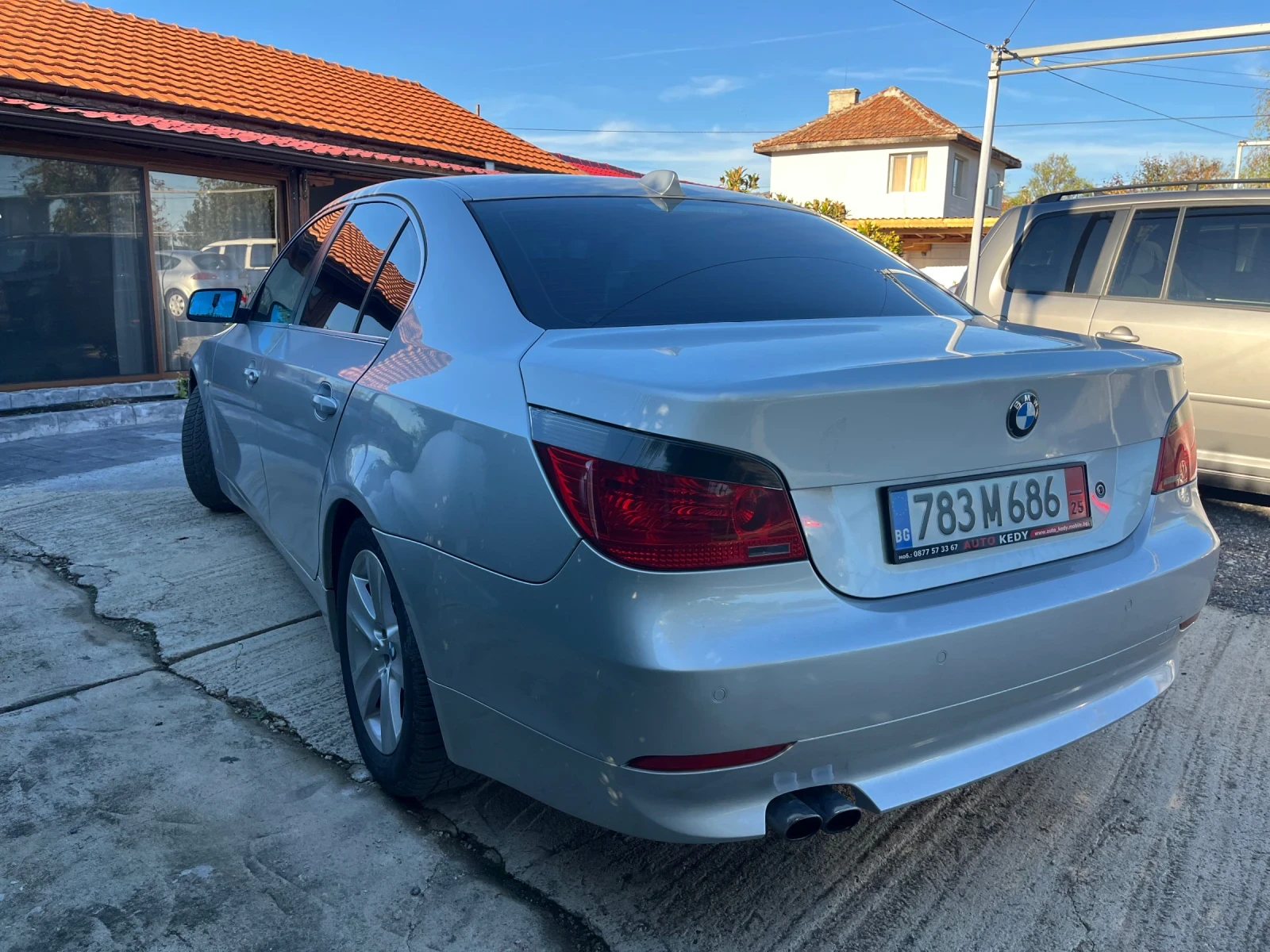 BMW 523 2.5i  - изображение 4
