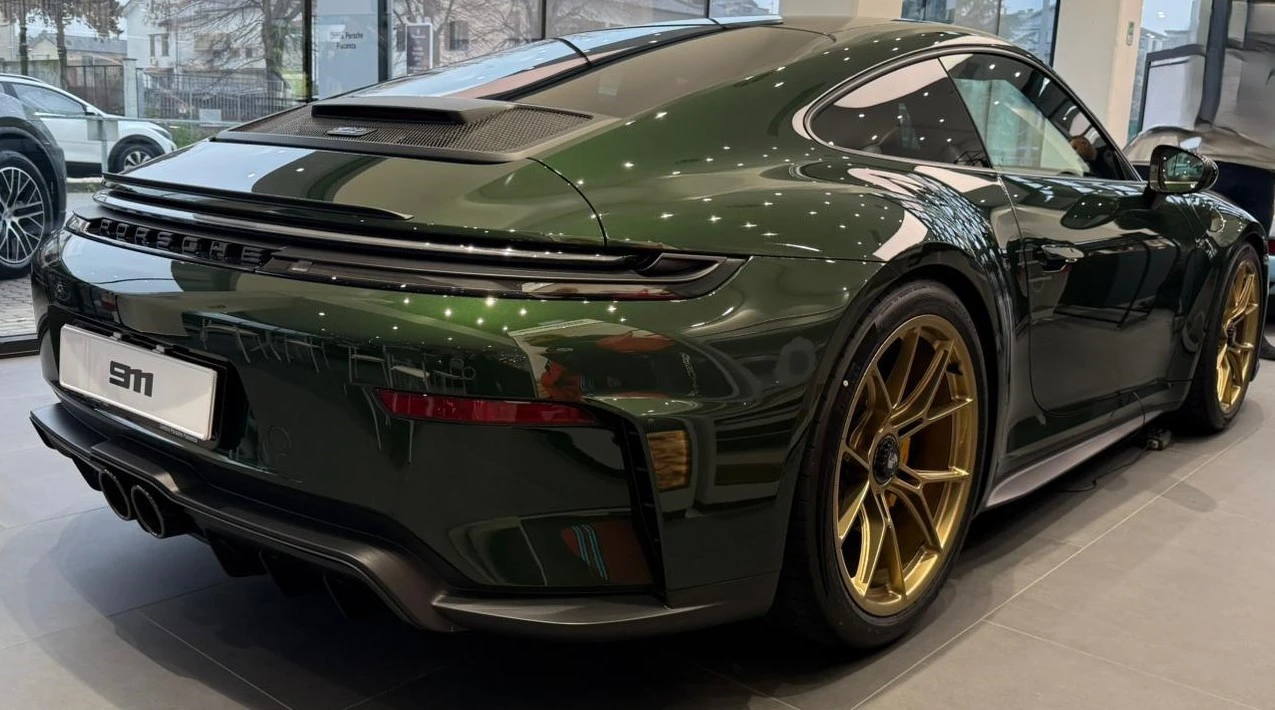 Porsche 911 992 GT3 Touring - изображение 5