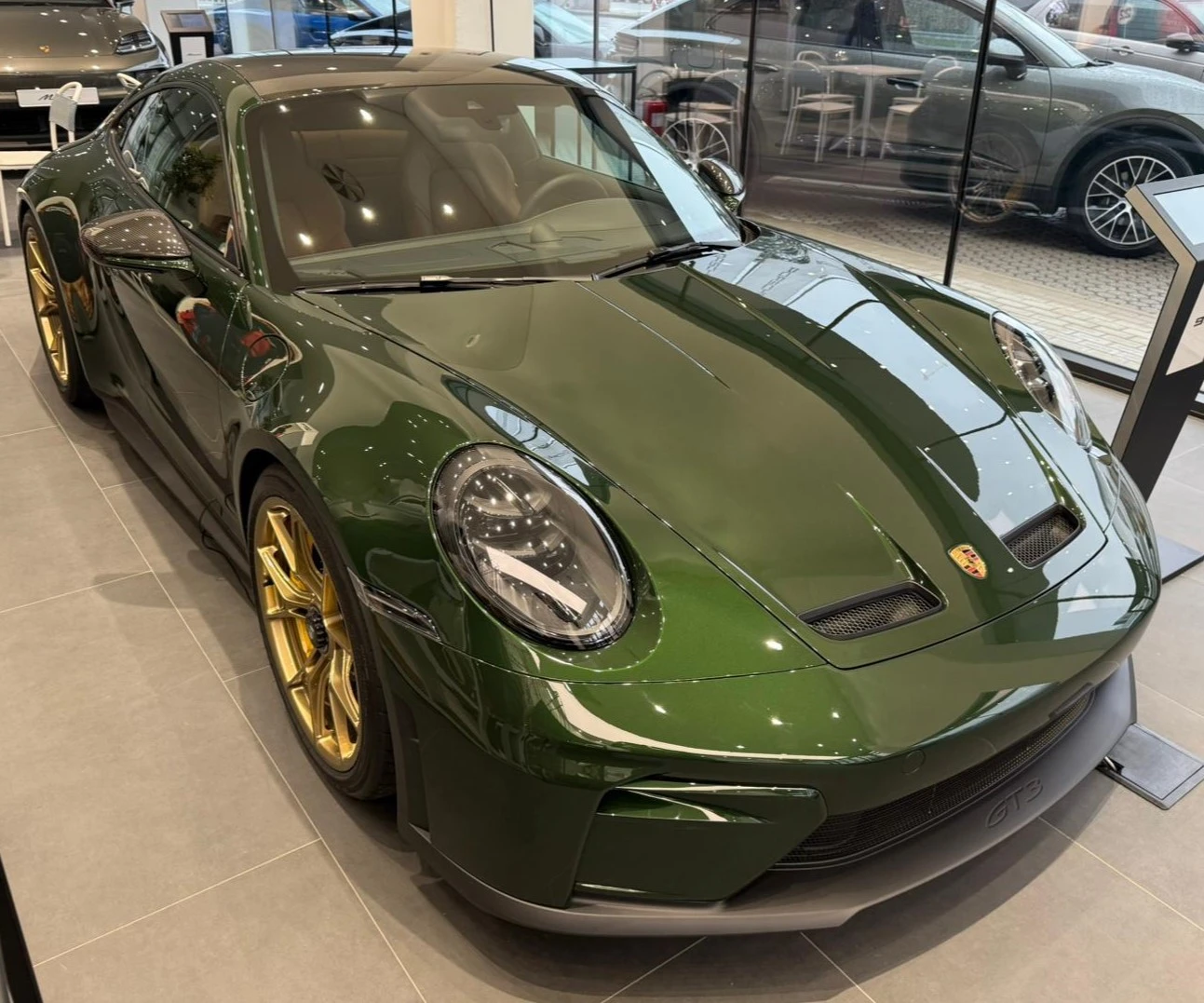 Porsche 911 992 GT3 Touring - изображение 7