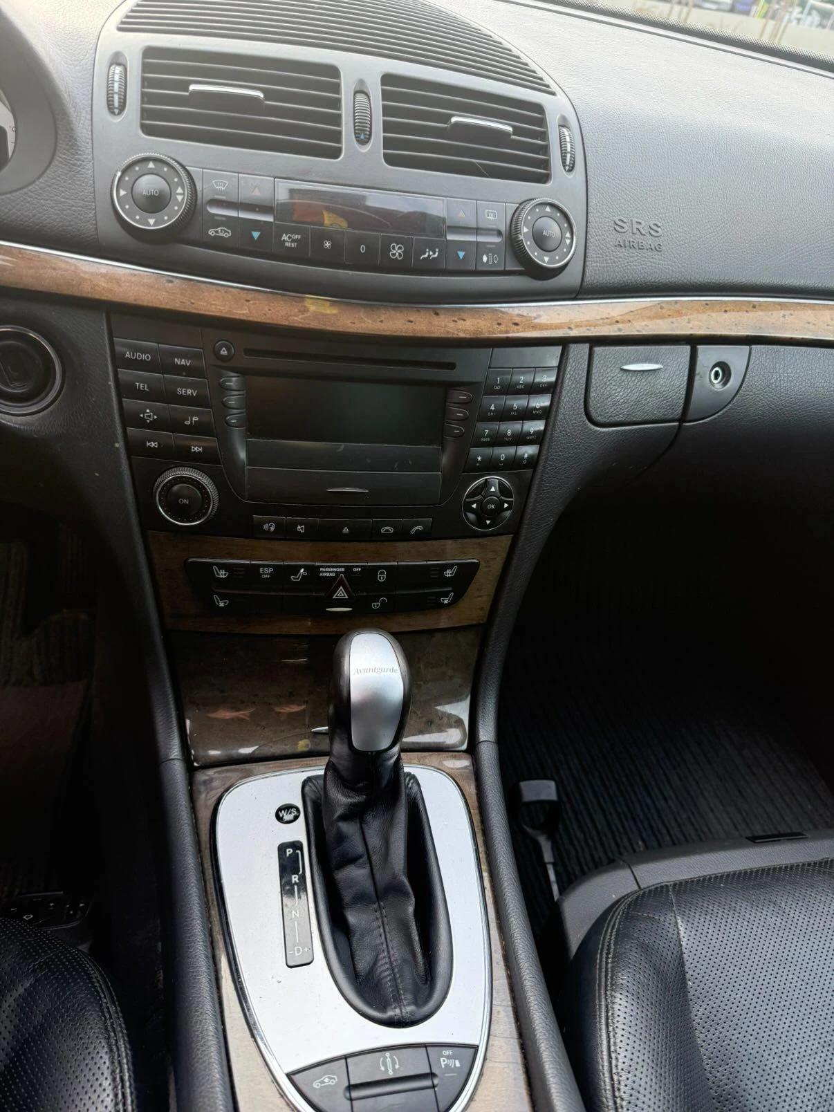 Mercedes-Benz E 320  - изображение 7