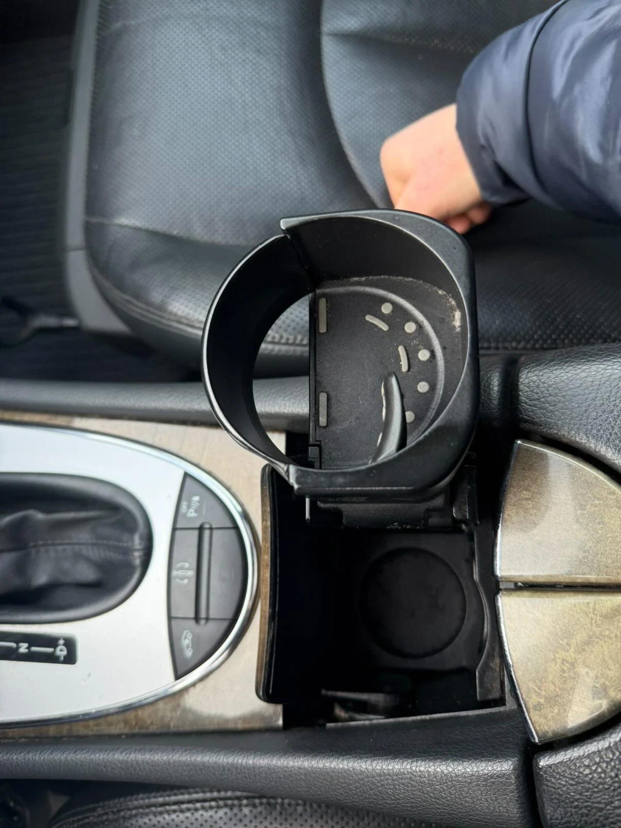 Mercedes-Benz E 320  - изображение 9