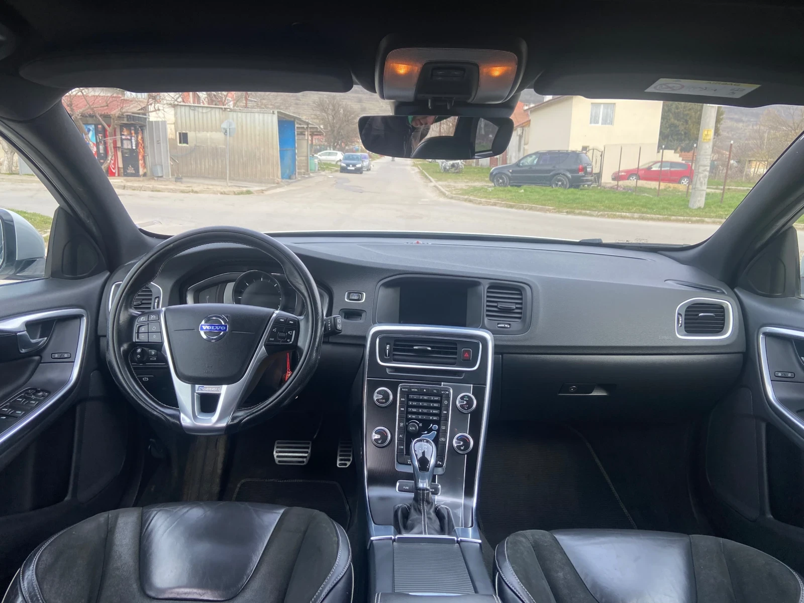 Volvo V60 2.4d Plug in Hybird, снимка 11 - Автомобили и джипове - 53929001