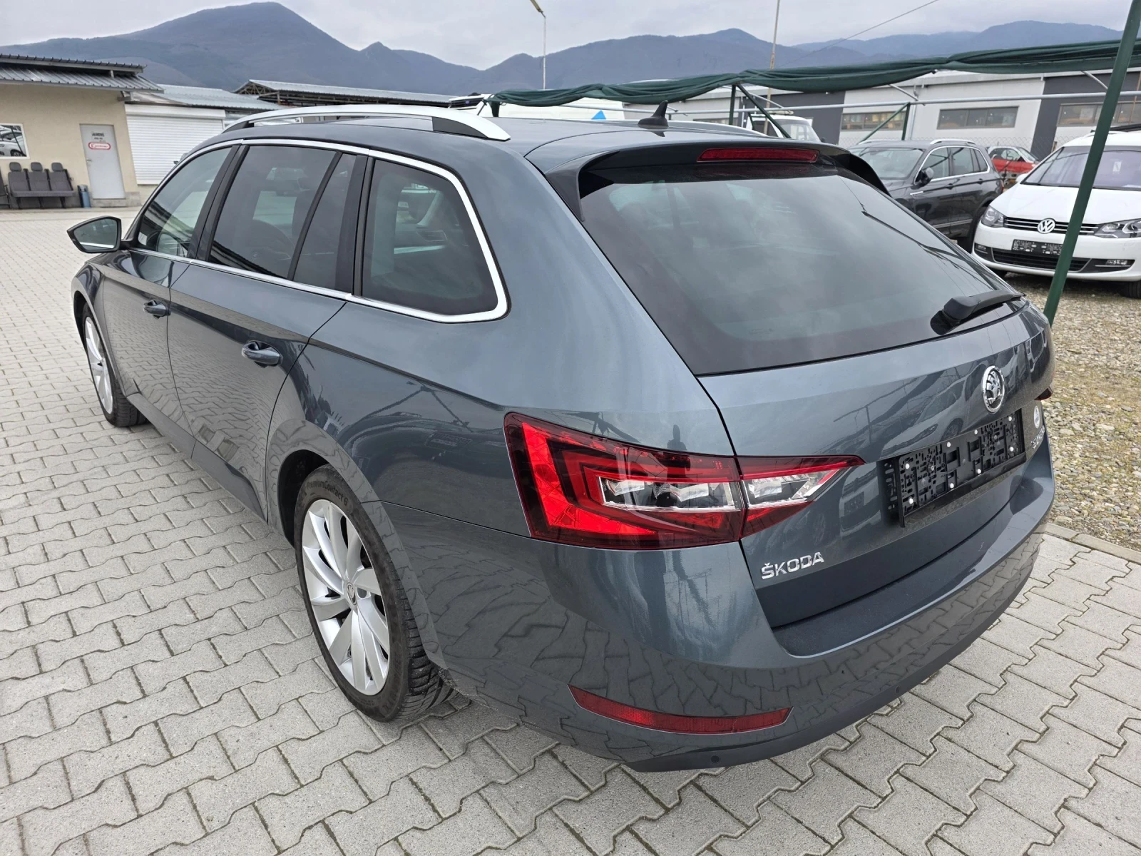 Skoda Superb 2.0TDI Navi 150k Лизинг, снимка 5 - Автомобили и джипове - 54037056