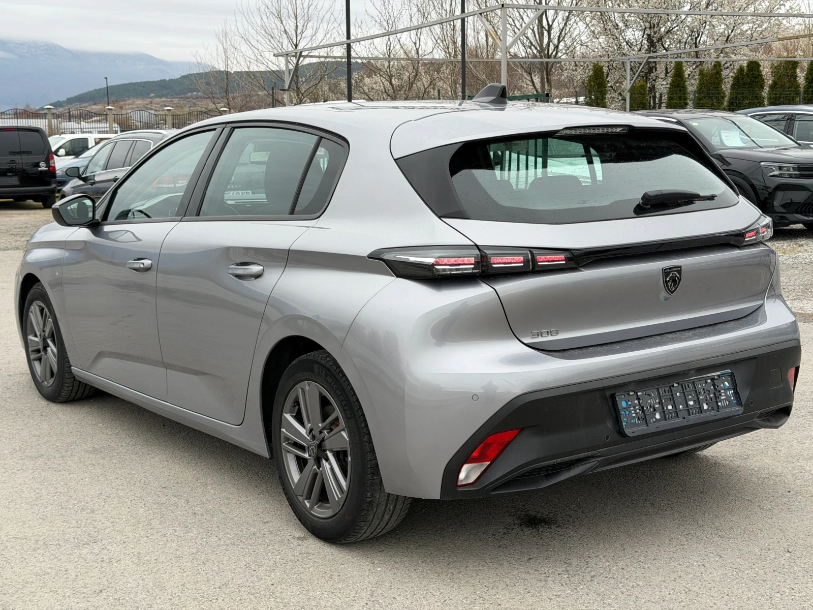 Peugeot 308 1.2 Puretech, снимка 4 - Автомобили и джипове - 54142921