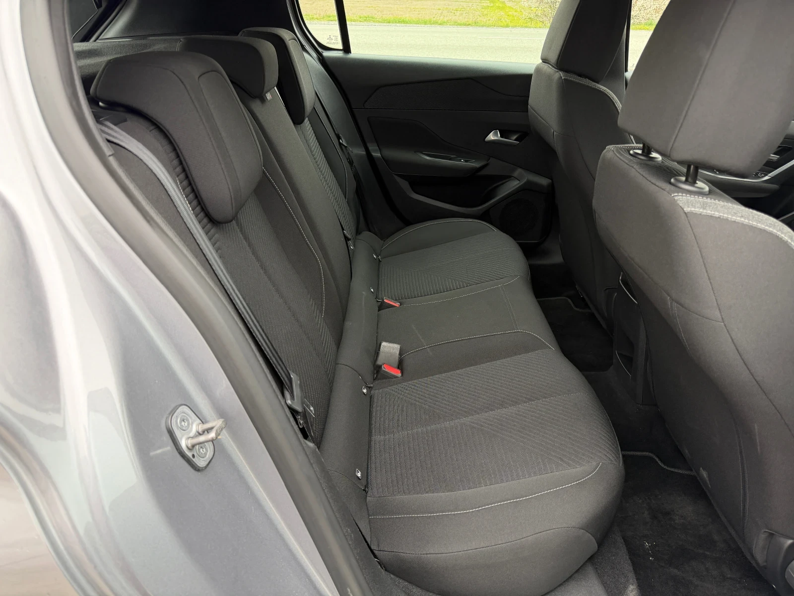 Peugeot 308 1.2 Puretech, снимка 8 - Автомобили и джипове - 54142921