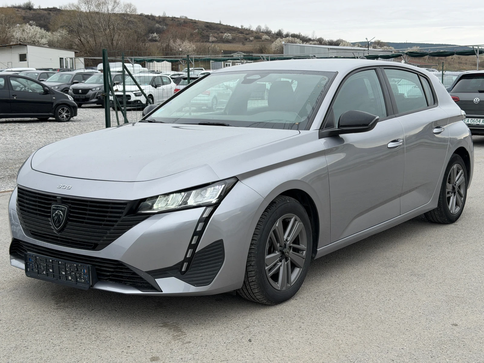 Peugeot 308 1.2 Puretech, снимка 3 - Автомобили и джипове - 54142921