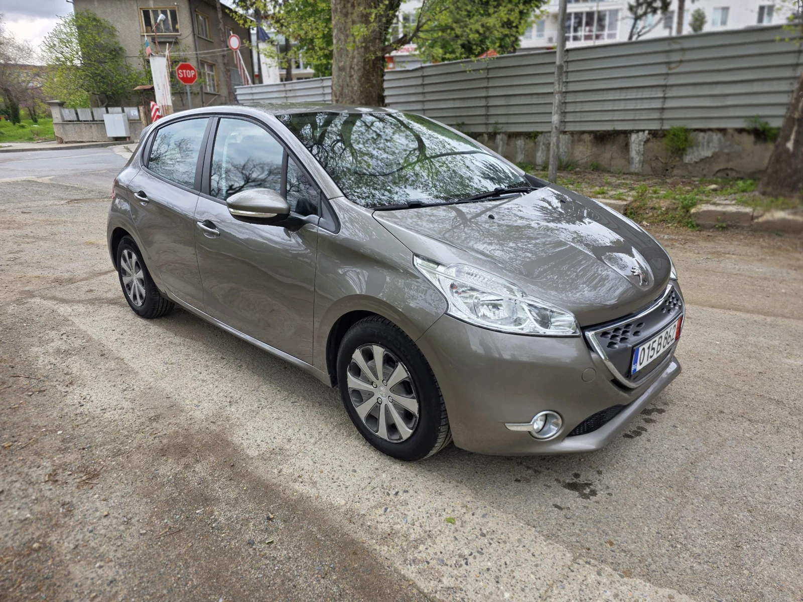 Peugeot 208 Автоматик , снимка 3 - Автомобили и джипове - 54381231