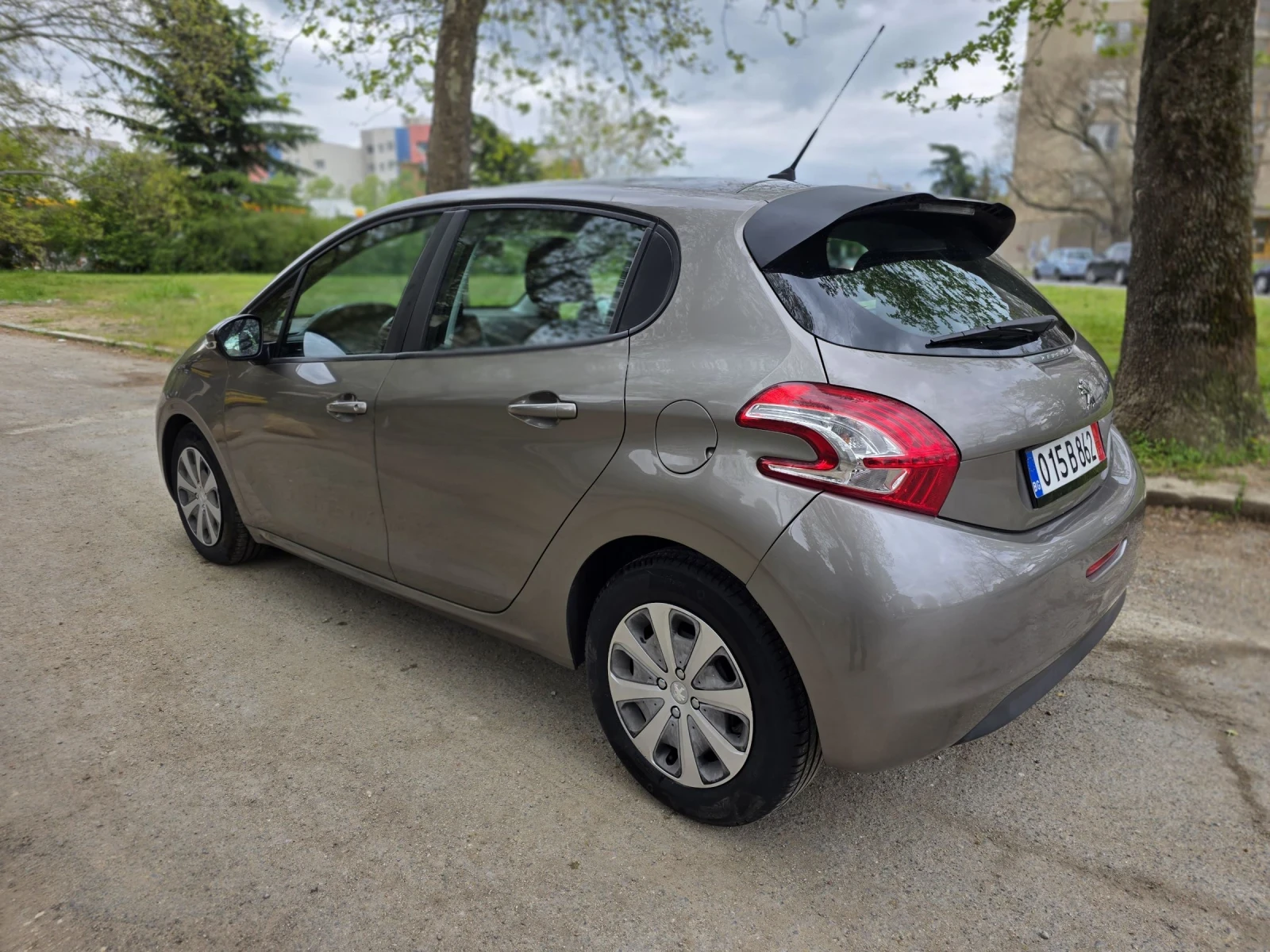 Peugeot 208 Автоматик , снимка 7 - Автомобили и джипове - 54381231