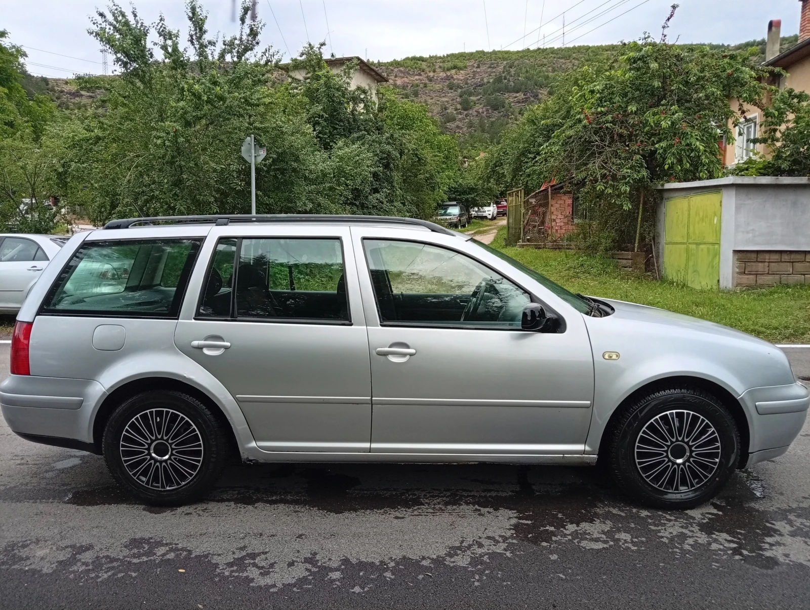 VW Golf 1.9TDI * КЛИМАТРОНИК * FACELIFT * , снимка 7 - Автомобили и джипове - 54897177